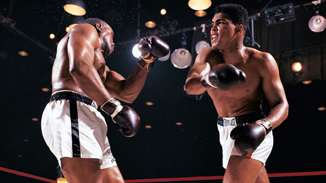 So<em></em>nny Liston (L) and Muhammad Ali (R) duke it out in 1964 in one of photographer Neil Leifer's legendary photos.