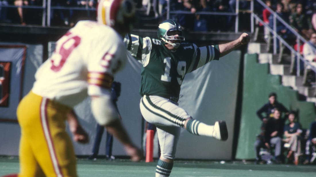 Kicker Tom Dempsey #19 of the Philadelphia Eagles kicks off against the Washington Redskins during an NFL football game at Veterans Stadium November 10, 1974 in Philadelphia, Pennsylvania.
