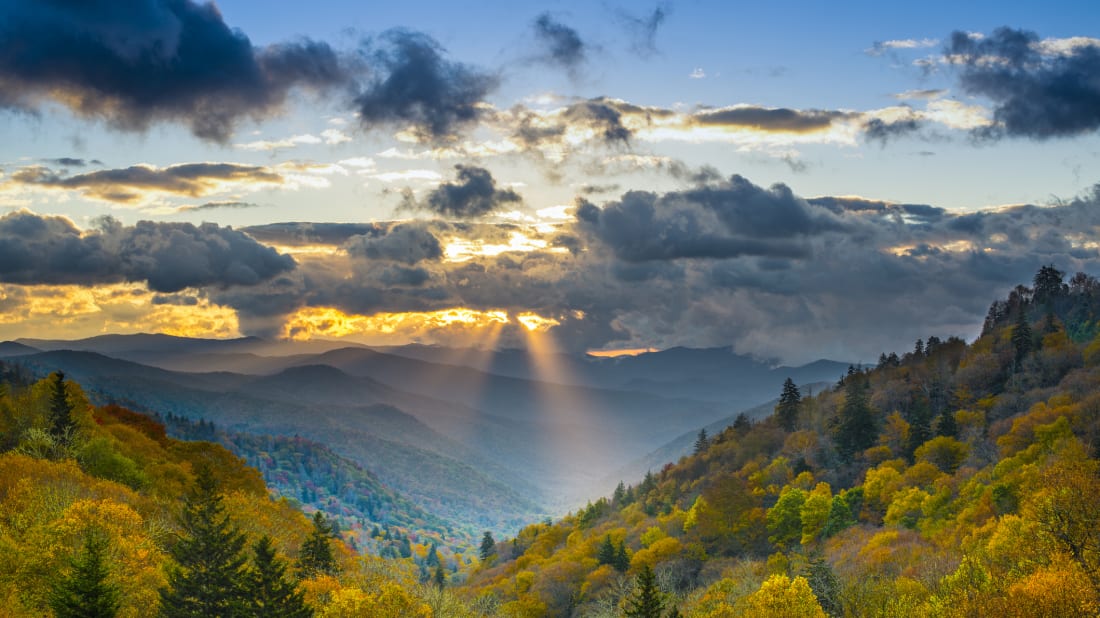 Sunrise in the Smoky Mountains Natio<em></em>nal Park