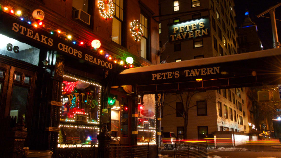 Pete's Tavern at Christmas