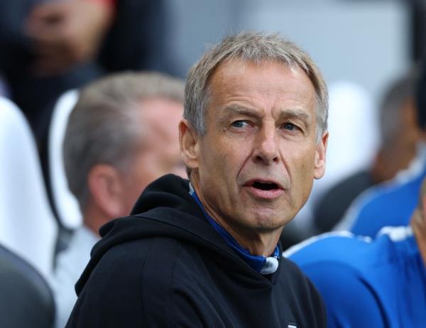 S.Korea coach Klinsmann hits back at 'absolutely stupid' flak for shirt request